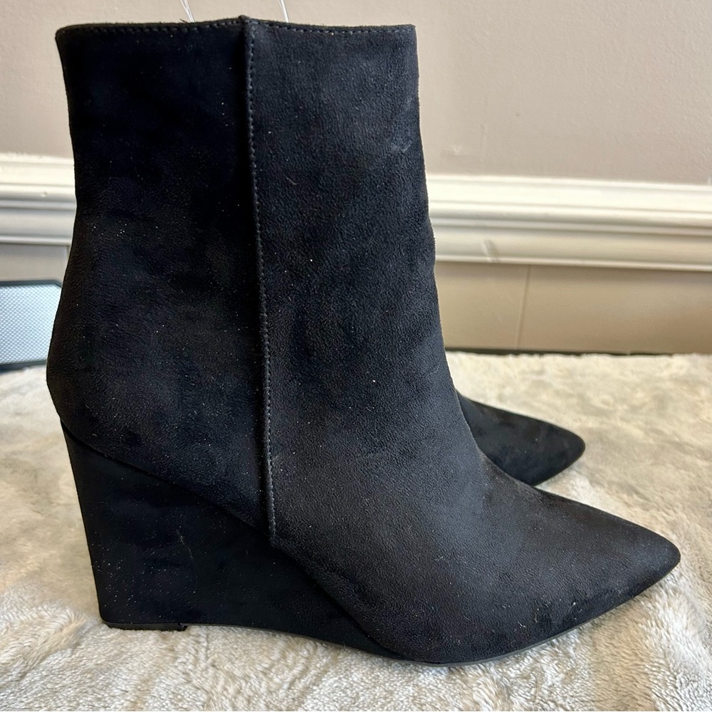 Bamboo Sz 6 or 8 Black Wedge Heels Ankle Boots NWOT Faux Suede